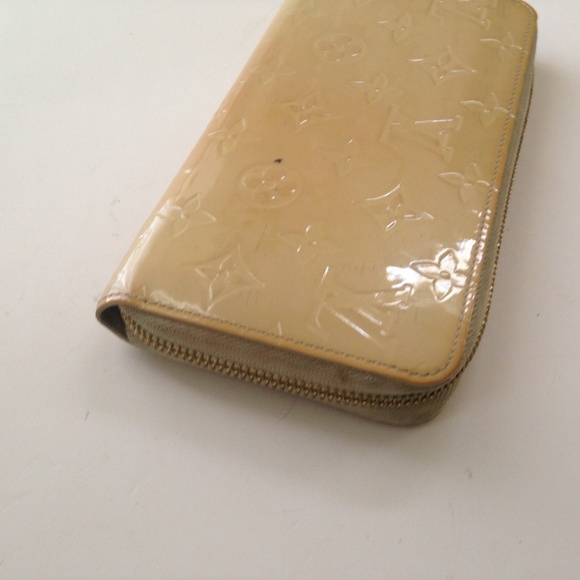 Louis Vuitton Beige Vernis Mono Zippy Long Wallet - Picture 5 of 9